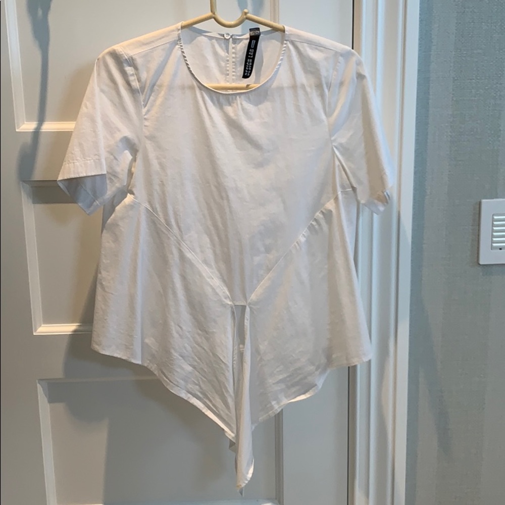 White top that ties in the front